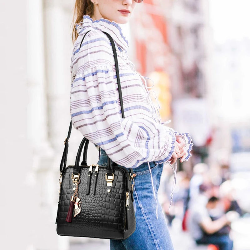 The Luxe Croc-Tassel Handbag – Sophisticated Winter Luxury Elegant Top-Handle & Crossbody