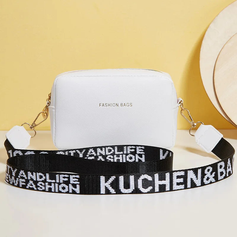 Urban Vibe  Small Square Bag – Trendy Street-Style Shoulder Messenger