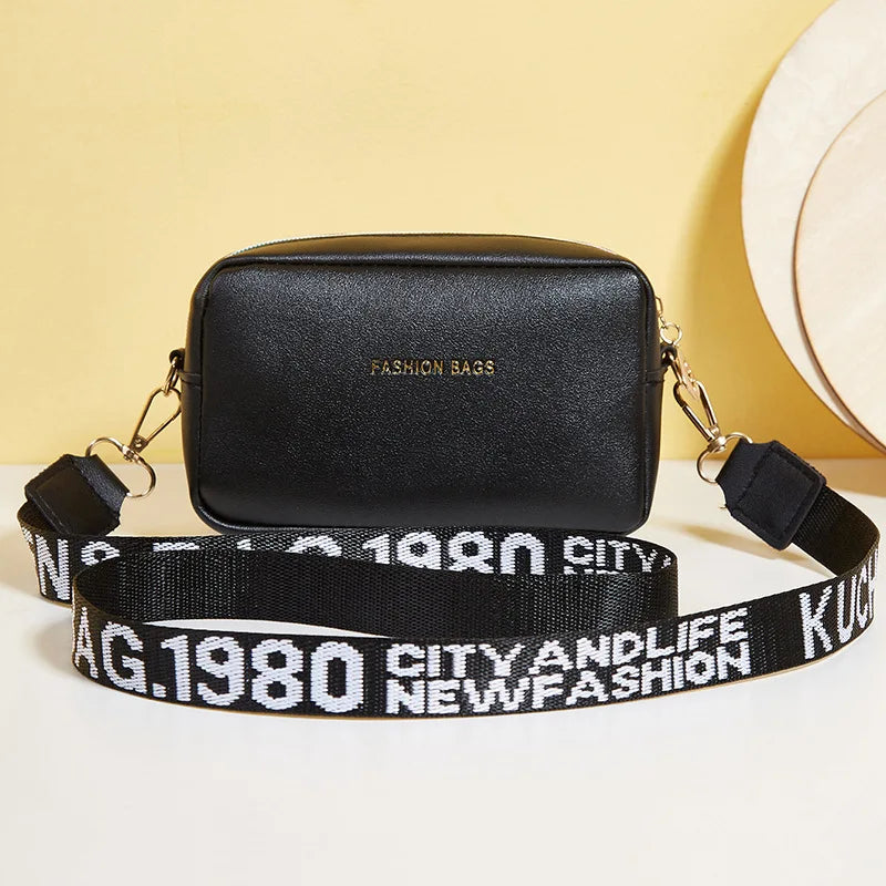 Urban Vibe  Small Square Bag – Trendy Street-Style Shoulder Messenger