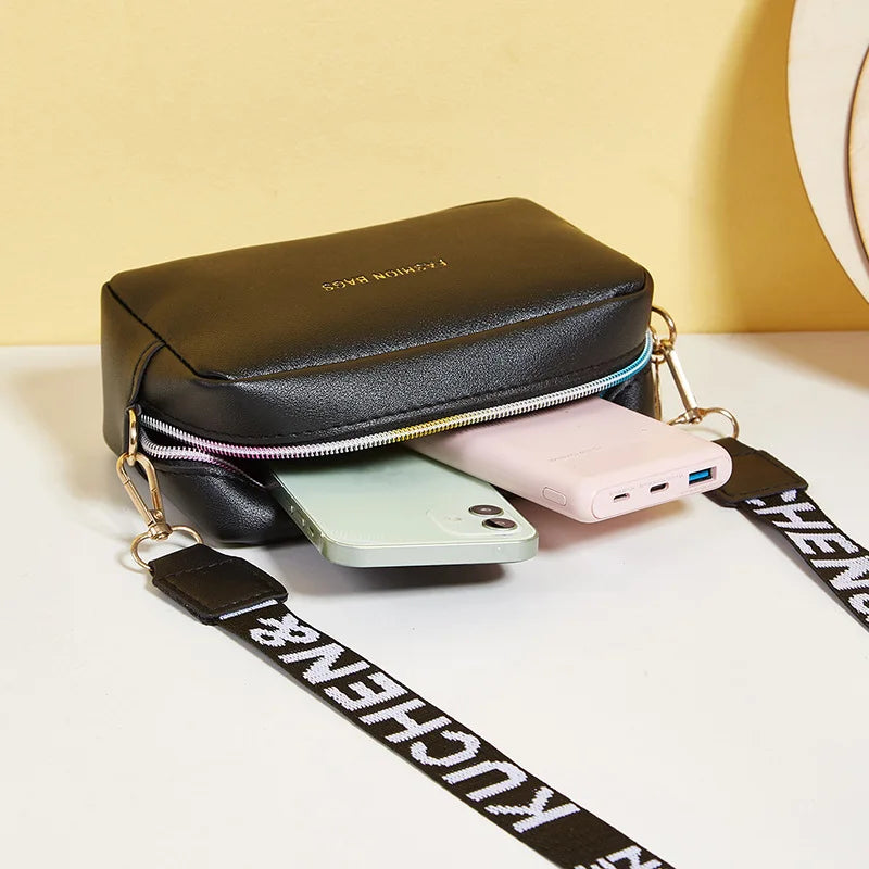 Urban Vibe  Small Square Bag – Trendy Street-Style Shoulder Messenger