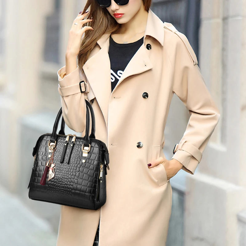 The Luxe Croc-Tassel Handbag – Sophisticated Winter Luxury Elegant Top-Handle & Crossbody