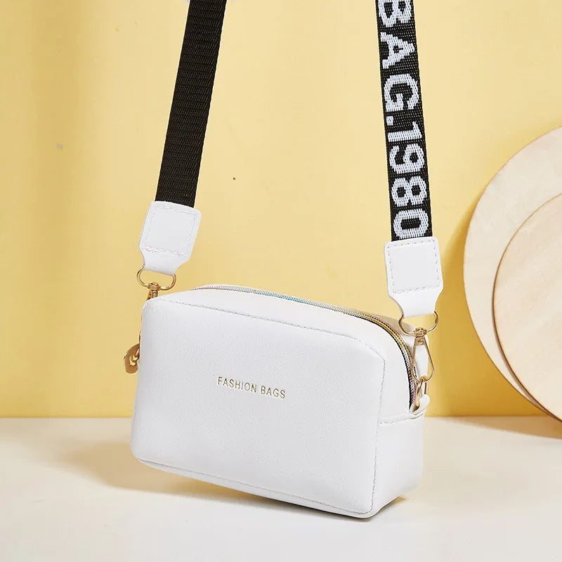 Urban Vibe  Small Square Bag – Trendy Street-Style Shoulder Messenger