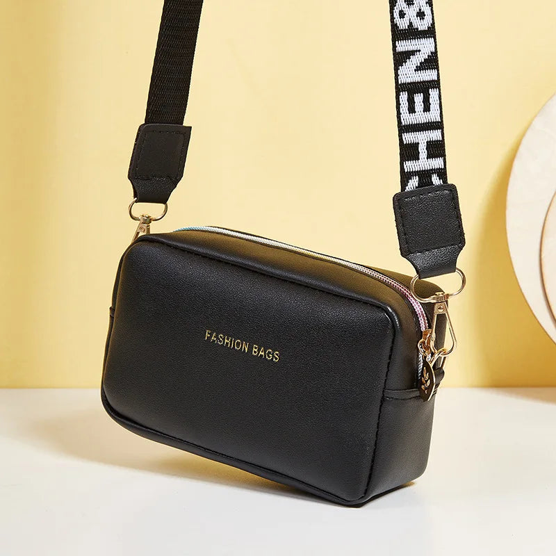 Urban Vibe  Small Square Bag – Trendy Street-Style Shoulder Messenger