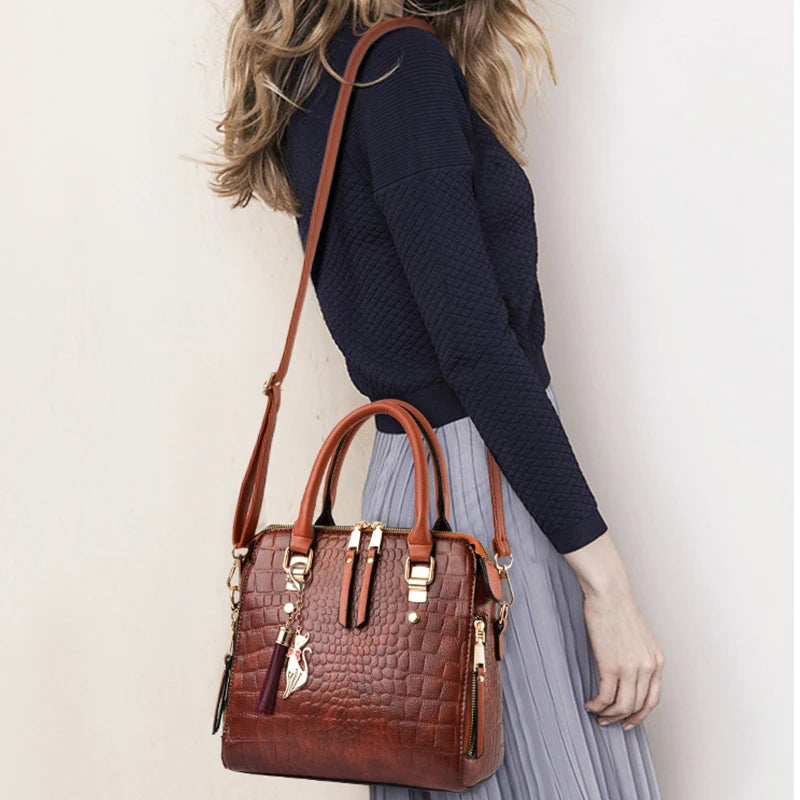 The Luxe Croc-Tassel Handbag – Sophisticated Winter Luxury Elegant Top-Handle & Crossbody