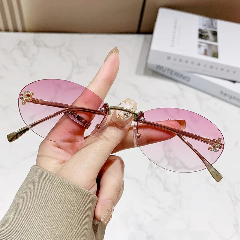 Vintage-Inspired Oval Frame Sunglasses with F Signature Accents