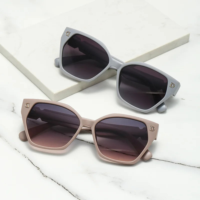 Signature Cat-Eye Luxury Sunglasses – Premium Lightweight Fashion Eyewear