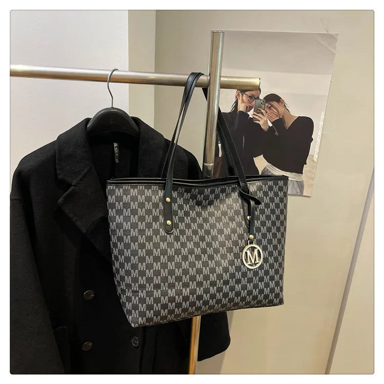 The Statement Patchwork Tote – Spacious & Stylish Shoulder Purse