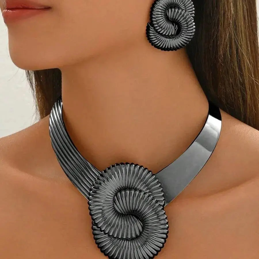 Heavy Metal Swirl Charm Choker & Earrings Set – Elegant Geometric Jewelry Suite Banquet, Party, and Runway Fashion