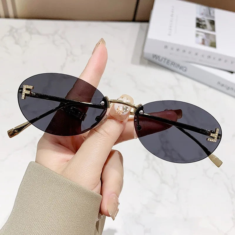 Vintage-Inspired Oval Frame Sunglasses with F Signature Accents