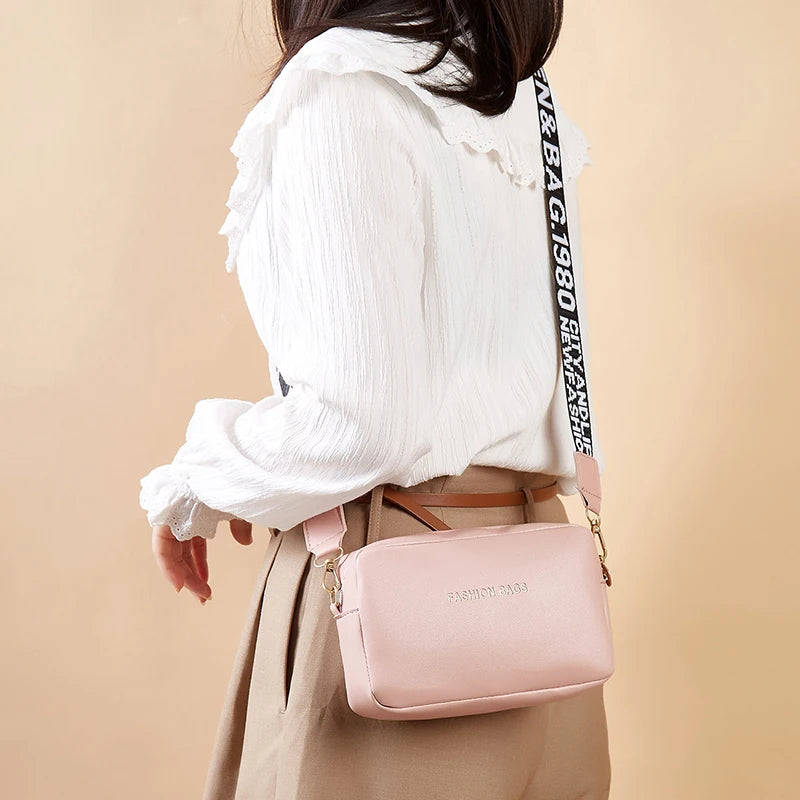 Urban Vibe  Small Square Bag – Trendy Street-Style Shoulder Messenger