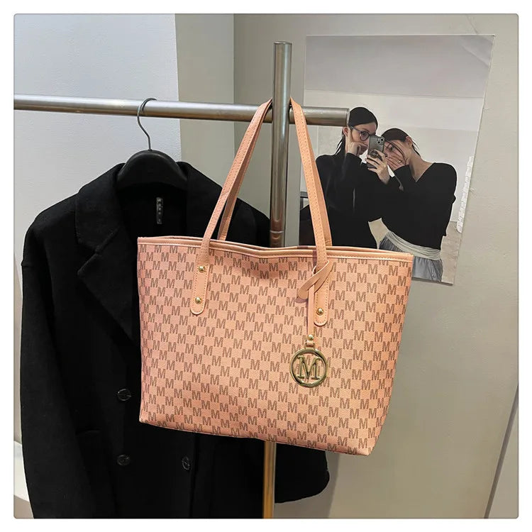 The Statement Patchwork Tote – Spacious & Stylish Shoulder Purse
