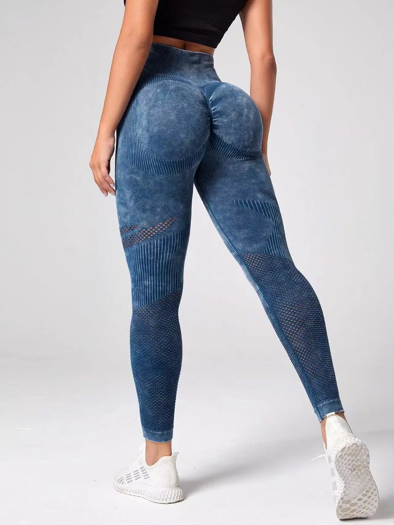 The Perfect Fit: High-Waisted Seamless Fitness Pants for Gym & Yoga