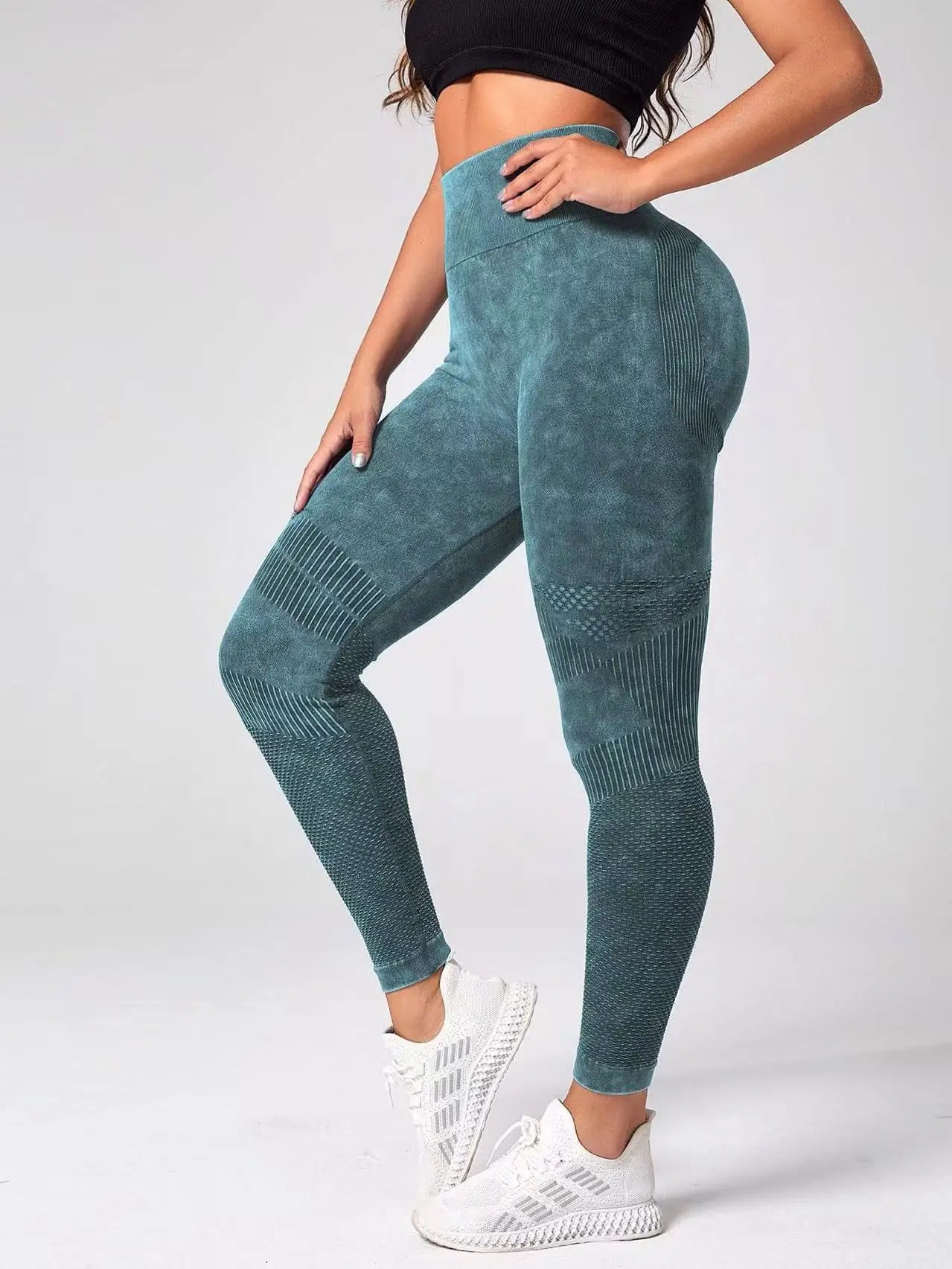 The Perfect Fit: High-Waisted Seamless Fitness Pants for Gym & Yoga