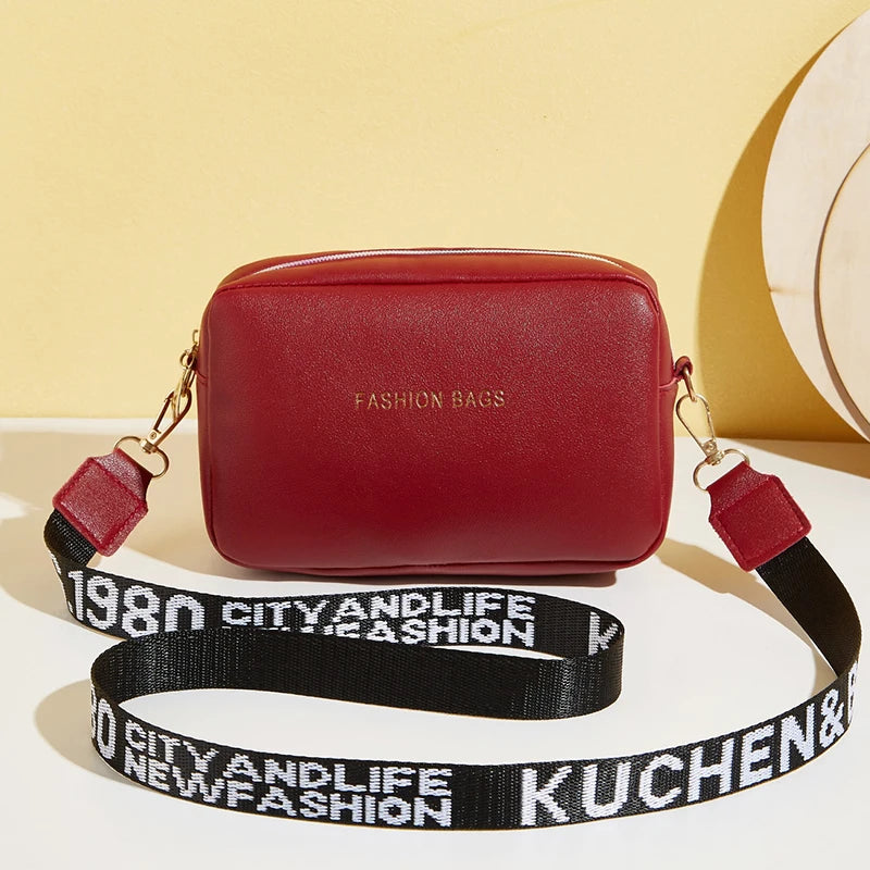 Urban Vibe  Small Square Bag – Trendy Street-Style Shoulder Messenger
