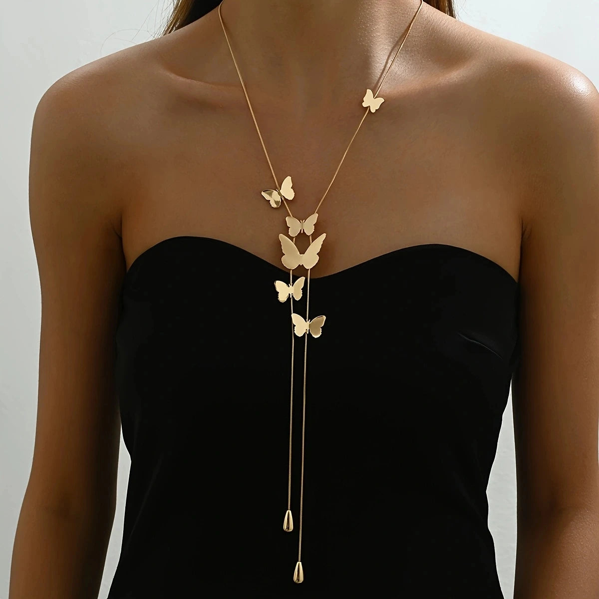 Retro Glamour Statement Chain – Bold Gold-Tone Tassel Necklace for Her