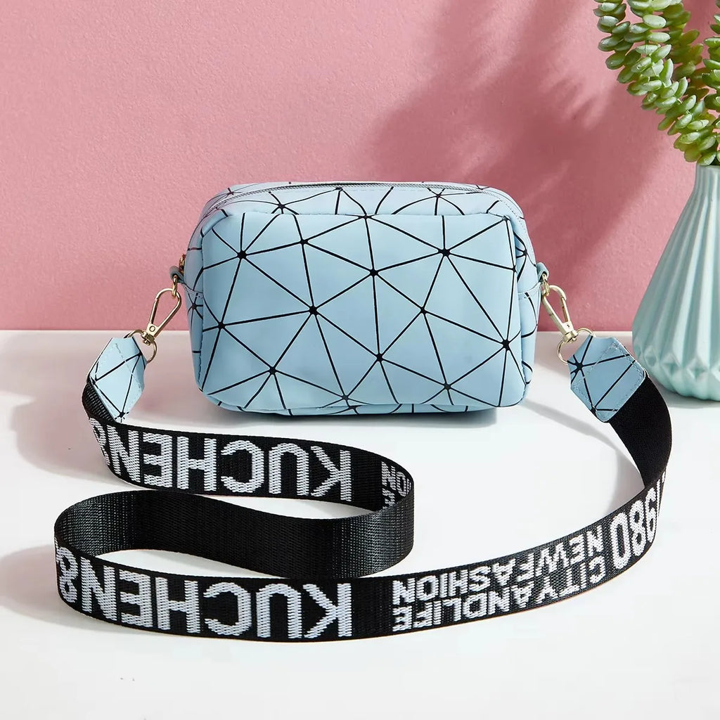 Urban Vibe  Small Square Bag – Trendy Street-Style Shoulder Messenger