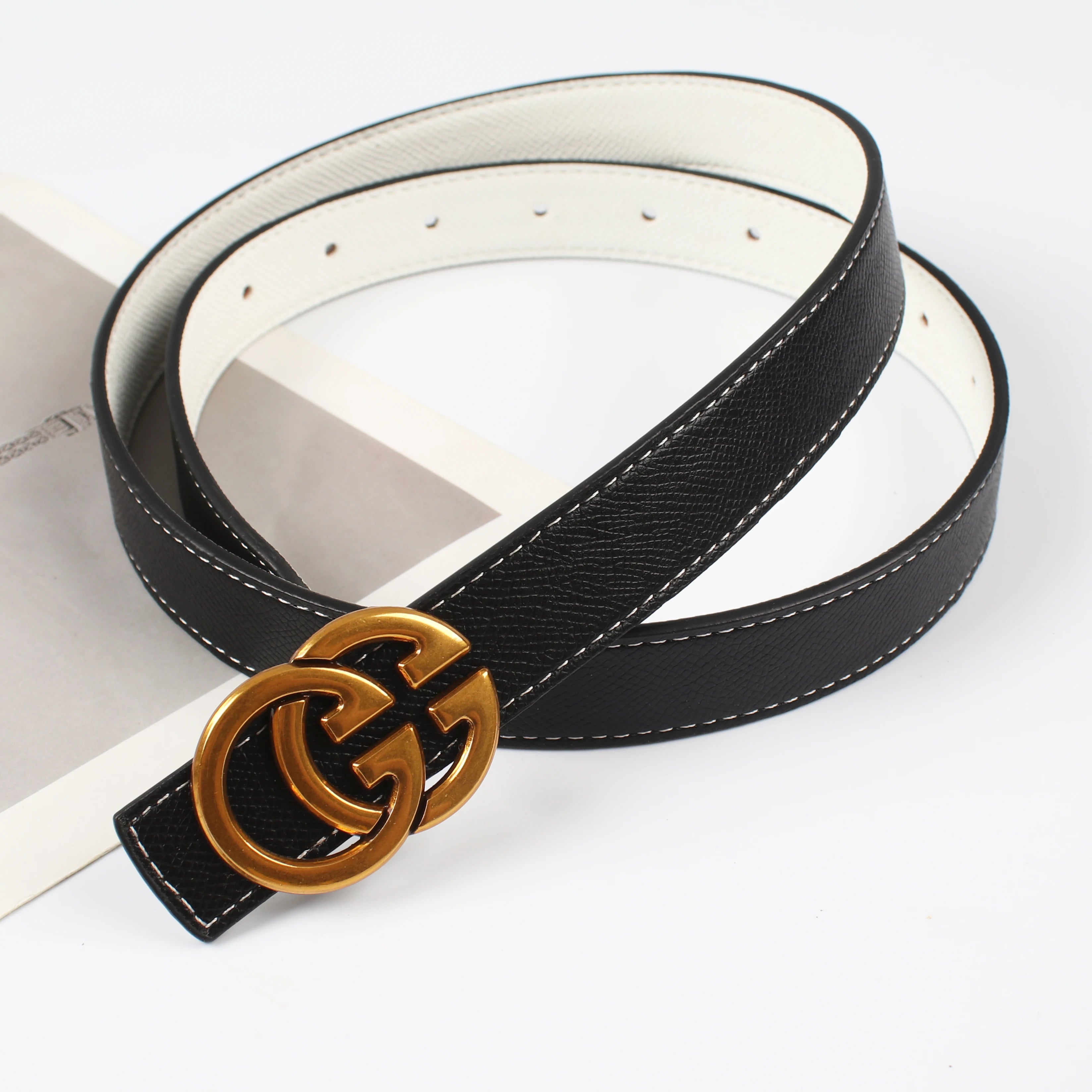 Reversible Cowhide Use Belt Sophisticated & Elevated Essentials