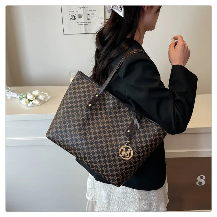 The Statement Patchwork Tote – Spacious & Stylish Shoulder Purse