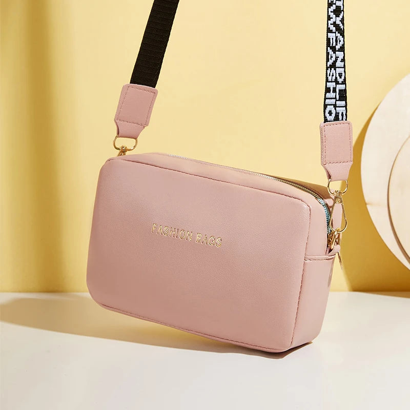 Urban Vibe  Small Square Bag – Trendy Street-Style Shoulder Messenger