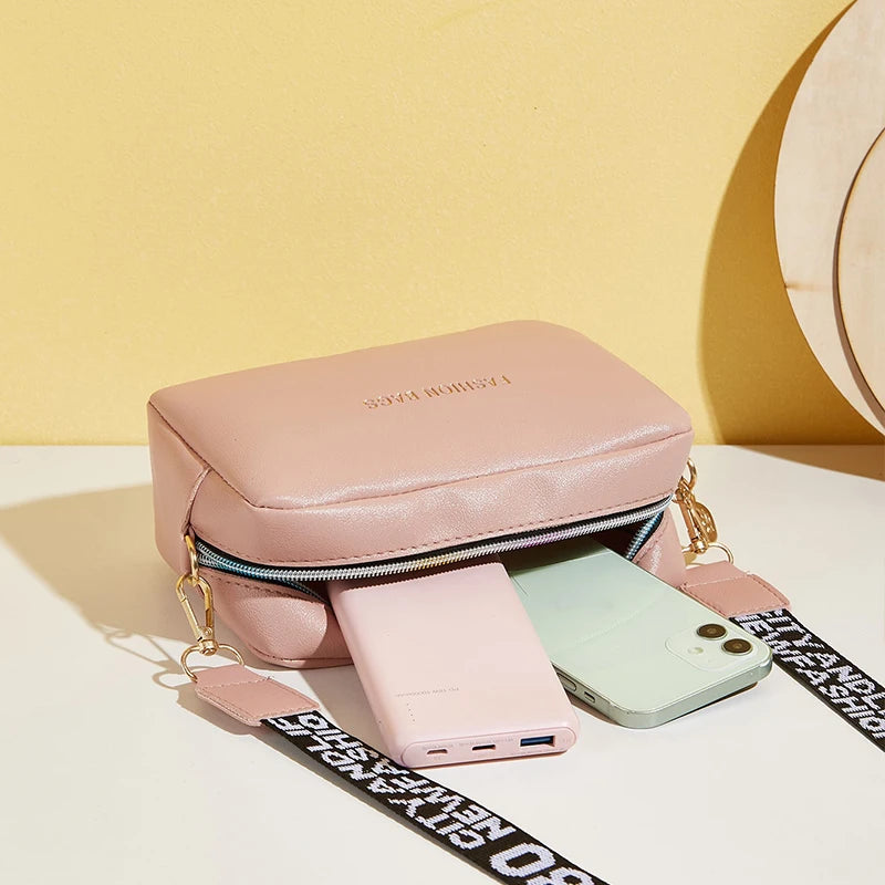 Urban Vibe  Small Square Bag – Trendy Street-Style Shoulder Messenger