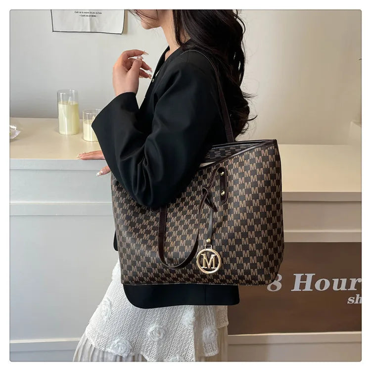 The Statement Patchwork Tote – Spacious & Stylish Shoulder Purse
