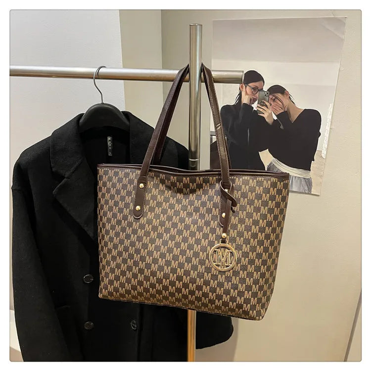 The Statement Patchwork Tote – Spacious & Stylish Shoulder Purse