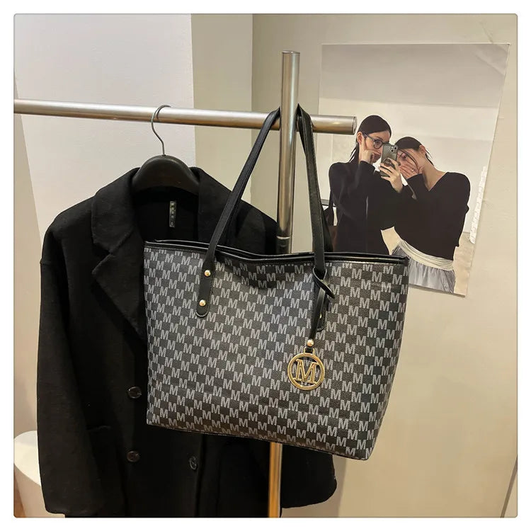 The Statement Patchwork Tote – Spacious & Stylish Shoulder Purse