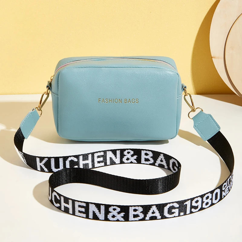 Urban Vibe  Small Square Bag – Trendy Street-Style Shoulder Messenger