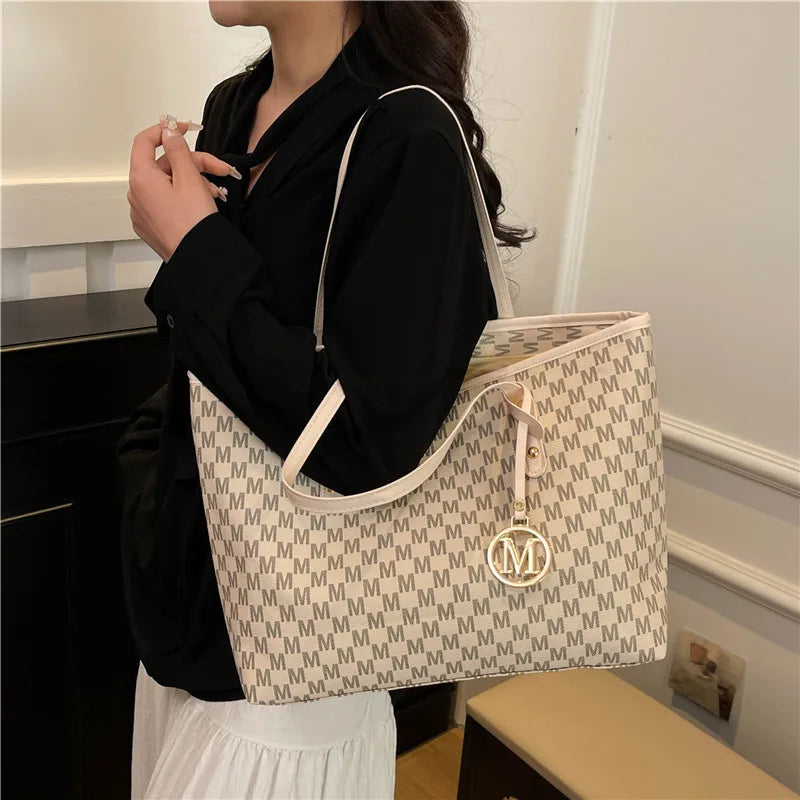 The Statement Patchwork Tote – Spacious & Stylish Shoulder Purse