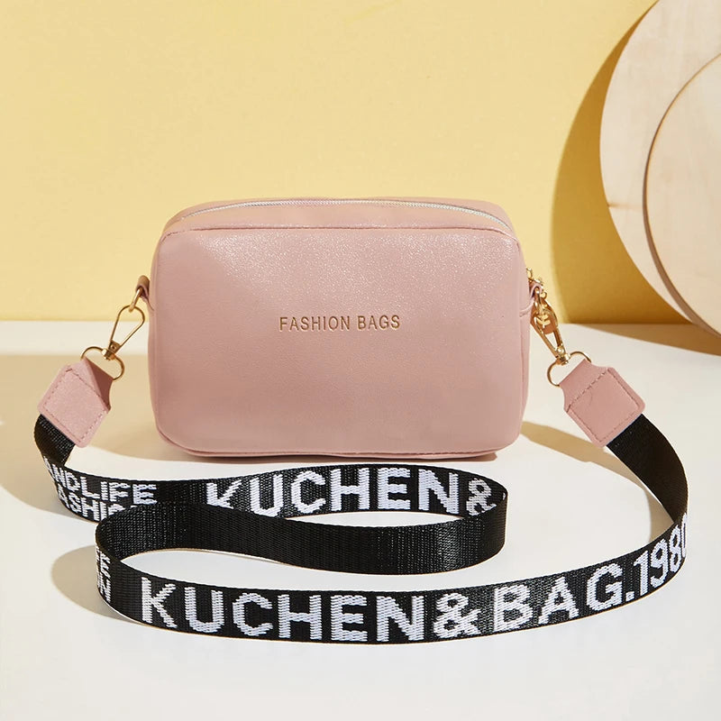 Urban Vibe  Small Square Bag – Trendy Street-Style Shoulder Messenger