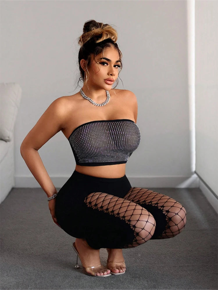 Intricate Floral Lace: Soft, premium lace provides a comfortable yet luxurious feel against the skin.
