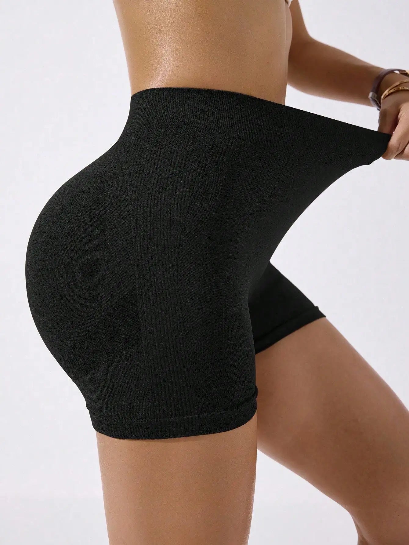 Aura Sculpt Cross-Waist Fitness Shorts