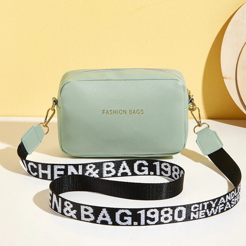 Urban Vibe  Small Square Bag – Trendy Street-Style Shoulder Messenger