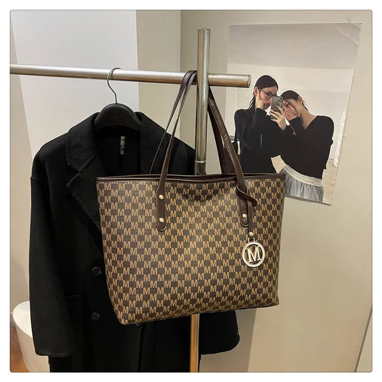 The Statement Patchwork Tote – Spacious & Stylish Shoulder Purse