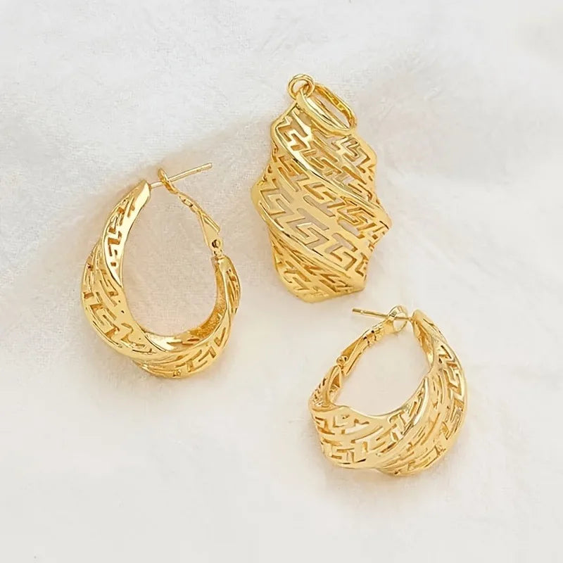 Golden Necklace Jewelry Set for Women Special Hollow Design Pendant Earrings