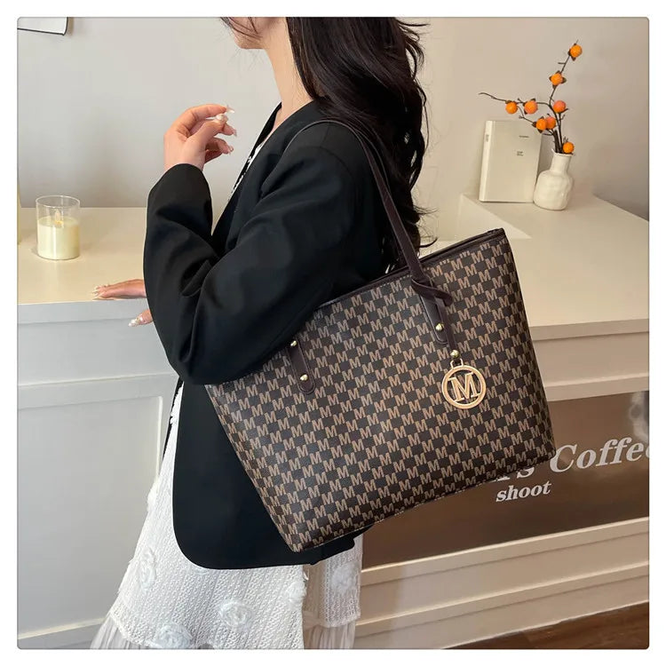 The Statement Patchwork Tote – Spacious & Stylish Shoulder Purse