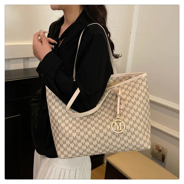 The Statement Patchwork Tote – Spacious & Stylish Shoulder Purse
