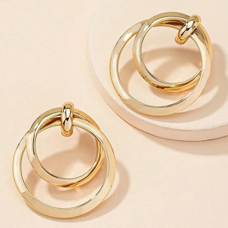 Luxe Twisted Hoop Earrings – The Perfect Day-to-Night Statement Piece