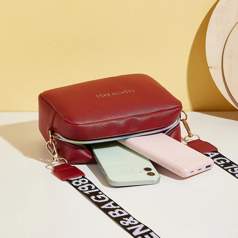 Urban Vibe  Small Square Bag – Trendy Street-Style Shoulder Messenger