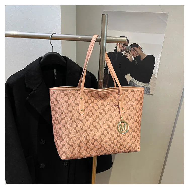 The Statement Patchwork Tote – Spacious & Stylish Shoulder Purse