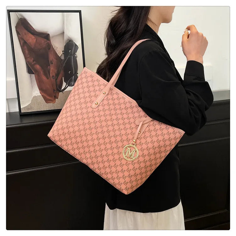 The Statement Patchwork Tote – Spacious & Stylish Shoulder Purse