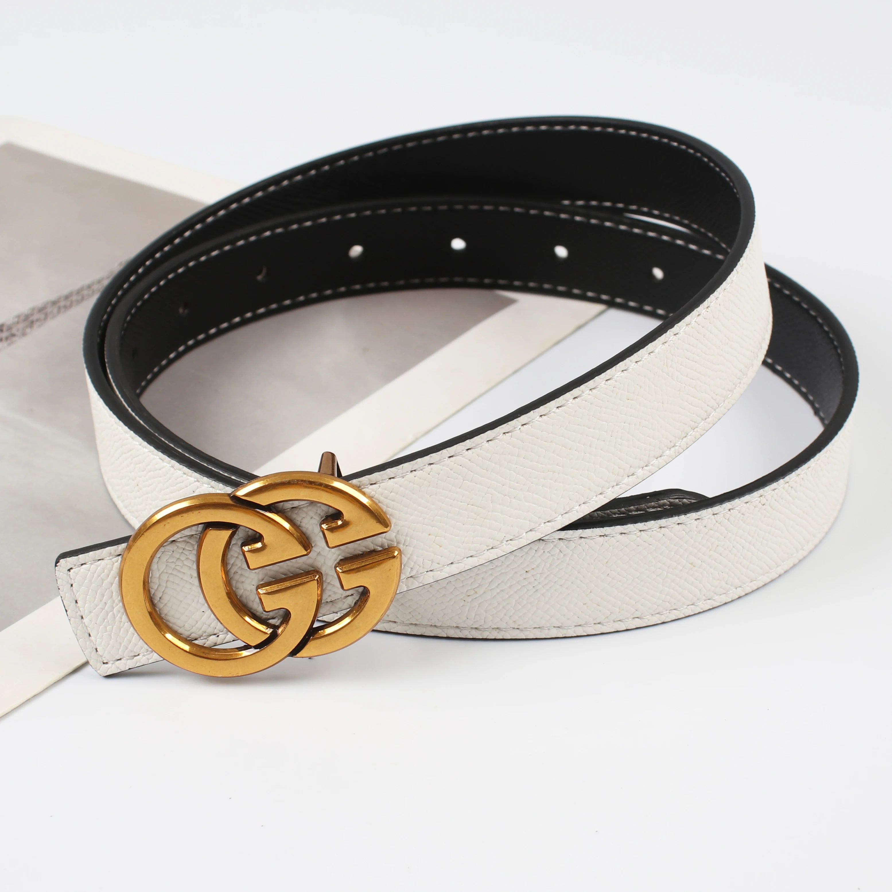 Reversible Cowhide Use Belt Sophisticated & Elevated Essentials