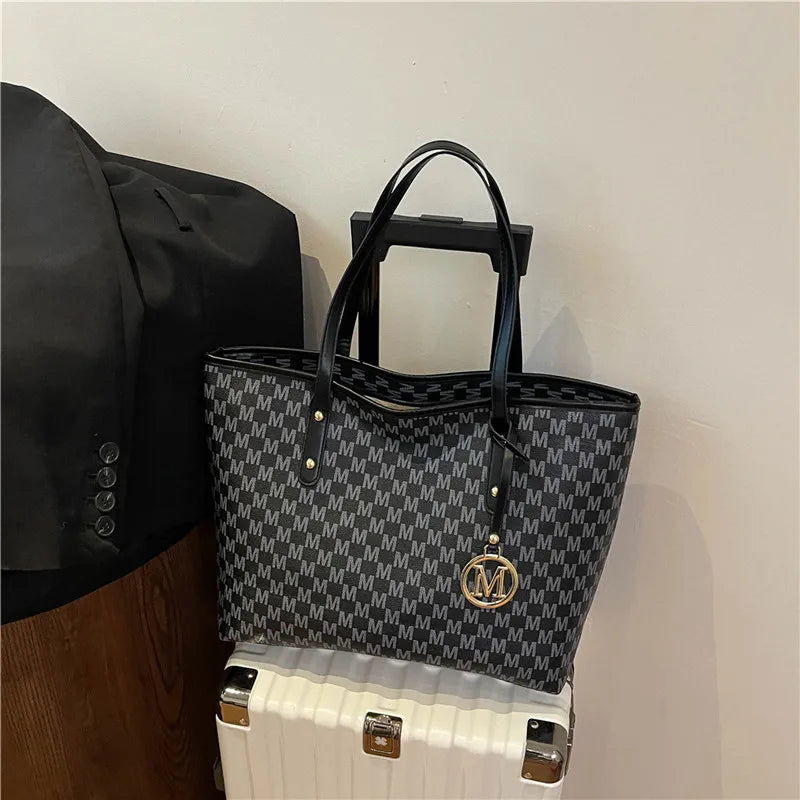 The Statement Patchwork Tote – Spacious & Stylish Shoulder Purse