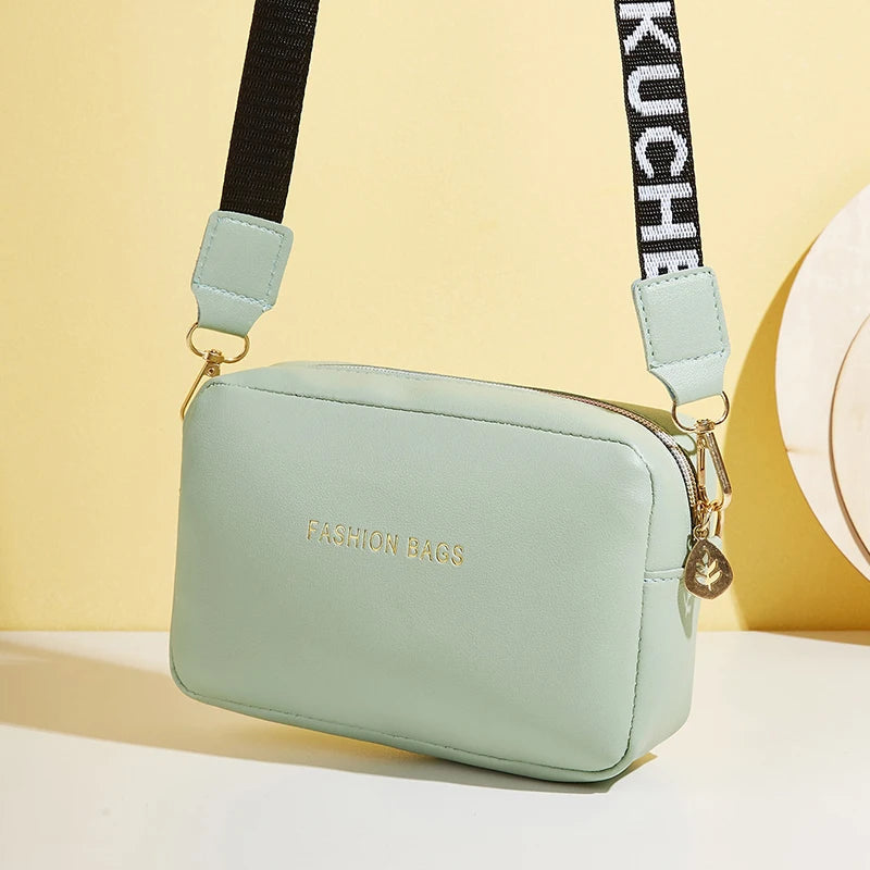 Urban Vibe  Small Square Bag – Trendy Street-Style Shoulder Messenger